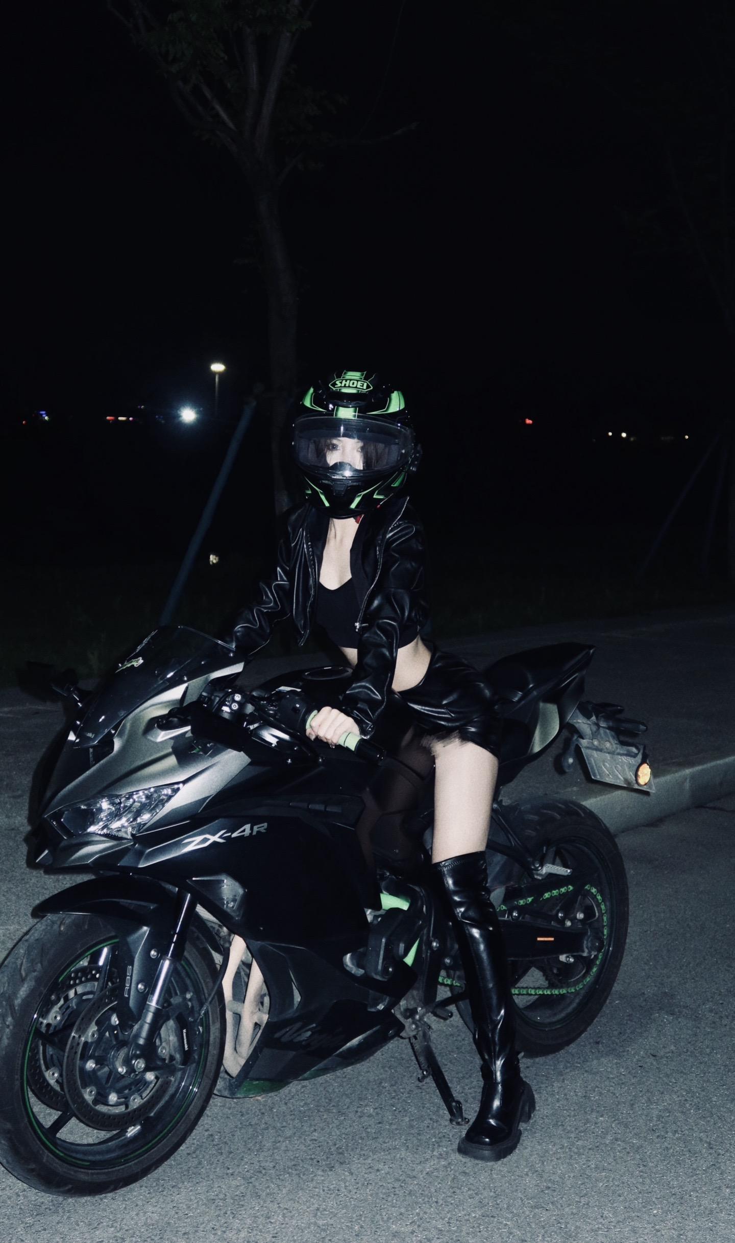 装帅好难 还好姐是真帅