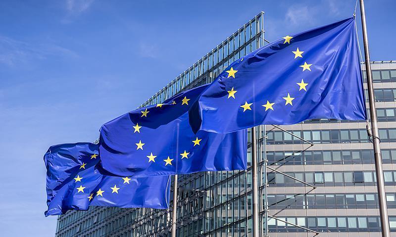 果不其然。
 
欧盟委员会突然宣布了。
 
11月17日传出的这封信里，欧盟委员