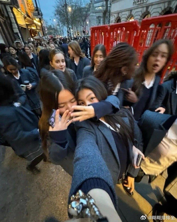 李湘当年的名言：“我女儿以后的朋友一定是来自世界各地的”，果然成真了  