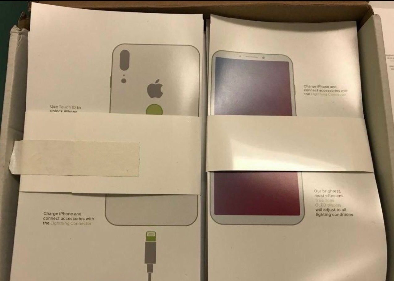 想不到当年的 iPhone 还有这么一个版本，白色前面板加后置 Touch ID