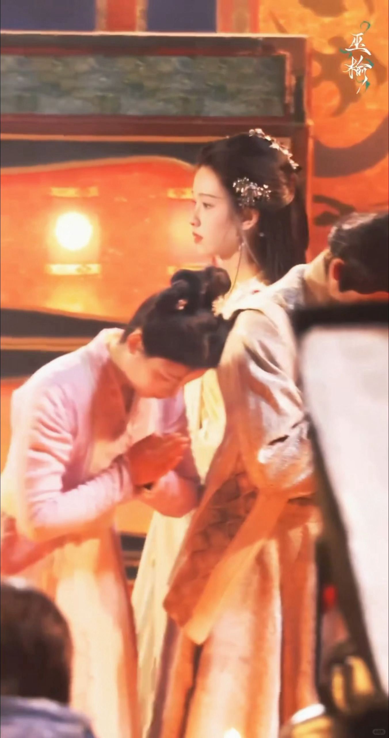 陈都灵拍了夜樱 cr logo【陈都灵】众生尽向佛前拜，不觉观音身畔来。 