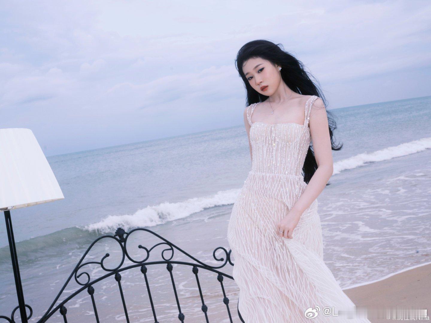 沈佳润果冻甜妹妆这是真女王级别啊啊啊，nina好美～王亚飞给沈佳润化的果冻甜妹妆