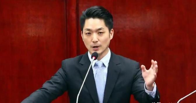 大陆邀请国民党主席郑丽文访陆，蒋介石的曾孙蒋万安第一个冲出来拦！你真以为蒋万安是