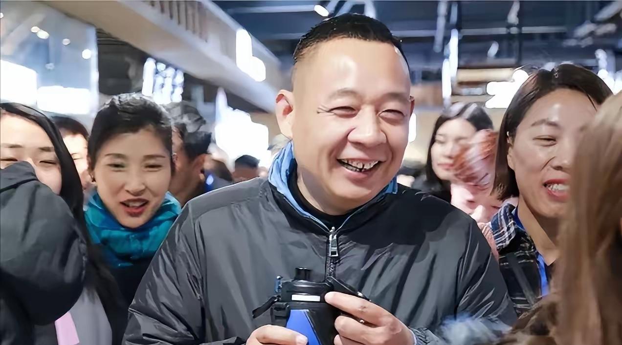 于东来再放王炸！中国企业界直接看沉默了！
3月8日胖东来重磅官宣，把37.93亿