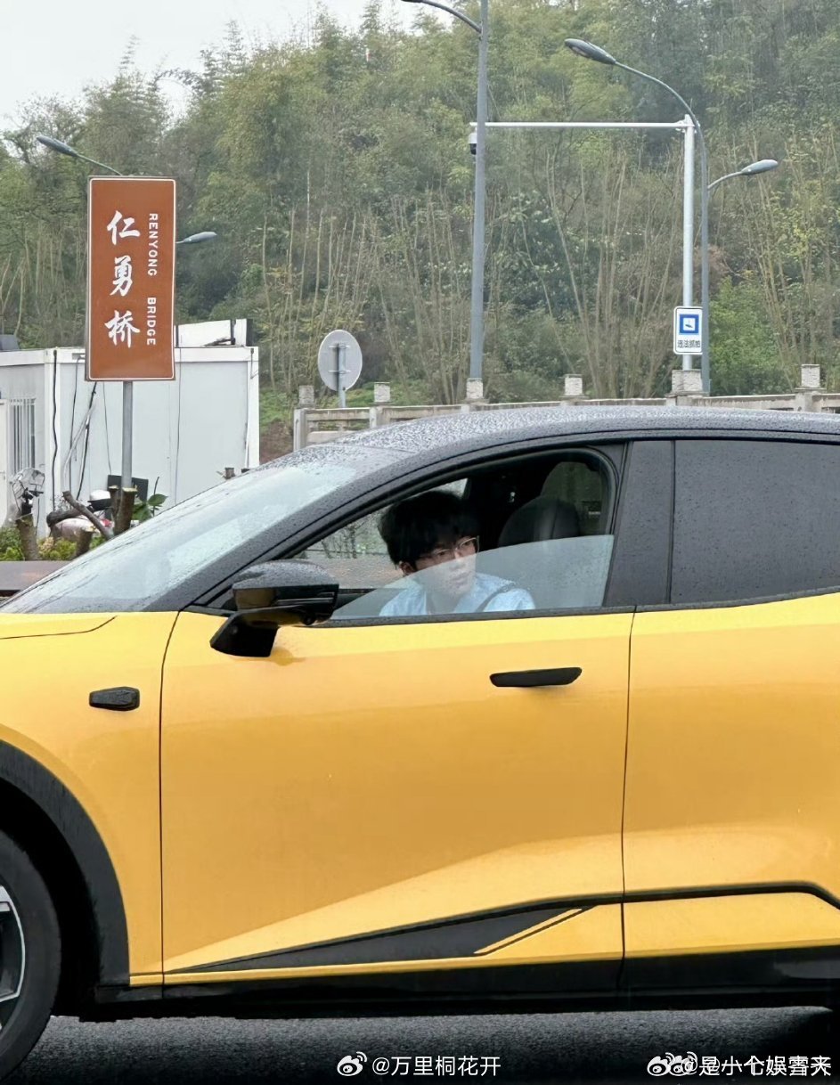 重庆狼队清清皖皖合体 清清皖皖同框，重庆狼队这波合体太绝了！两大选手强强联手，画