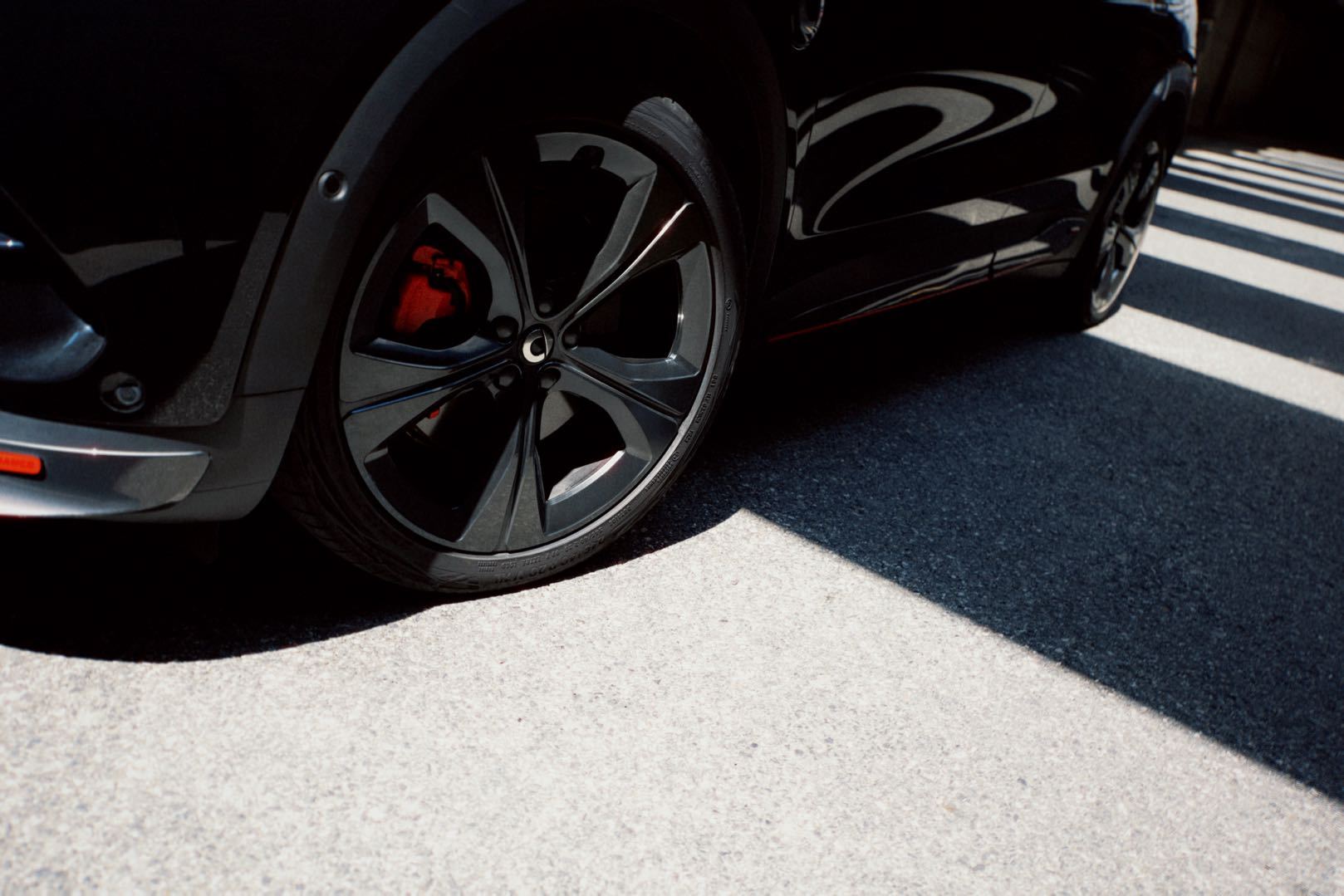 2026款 smart 精灵3号搭载双电机智能四驱系统，最大峰值功315kW、峰