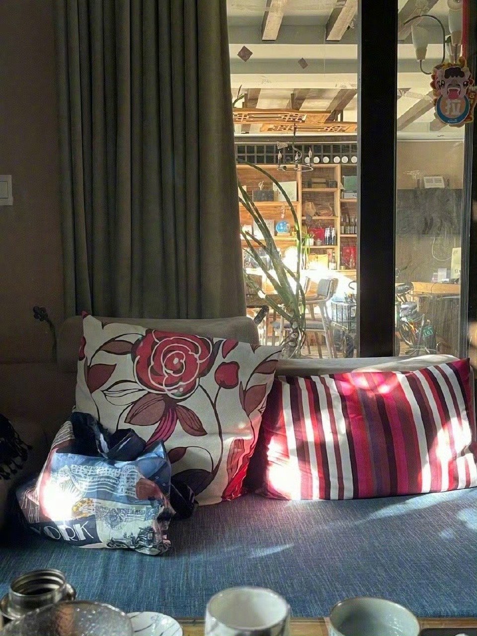 人类十分迷恋得到点什么，却不知，无论得到了什么，最终到手的不过只是“得到了新的感