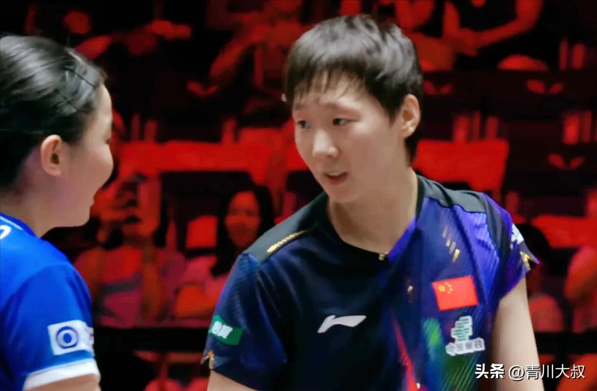 王曼昱4:2战胜张本美和后，主动凑过去说了什么？
赛后采访时，张本美和为此非常感