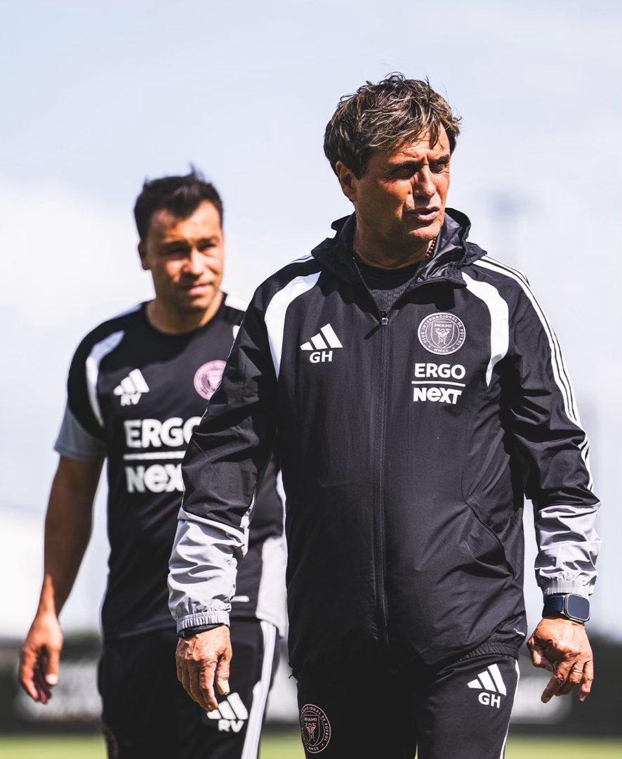 🚨💣吉列尔莫·霍约斯将继续担任迈阿密国际队的主教练，直至世界杯结束。世界杯之