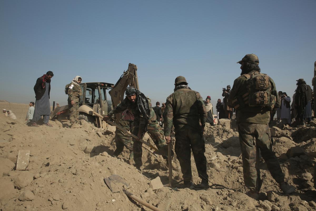 美军C-130运输机被击落细节曝光！伊朗司令亲口证实：首轮攻击就把它打下来了。