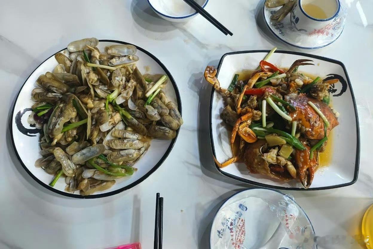 两个菜661元商家退款400元两道菜飙到六百多，单道菜价堪比一顿多人正餐，难怪消