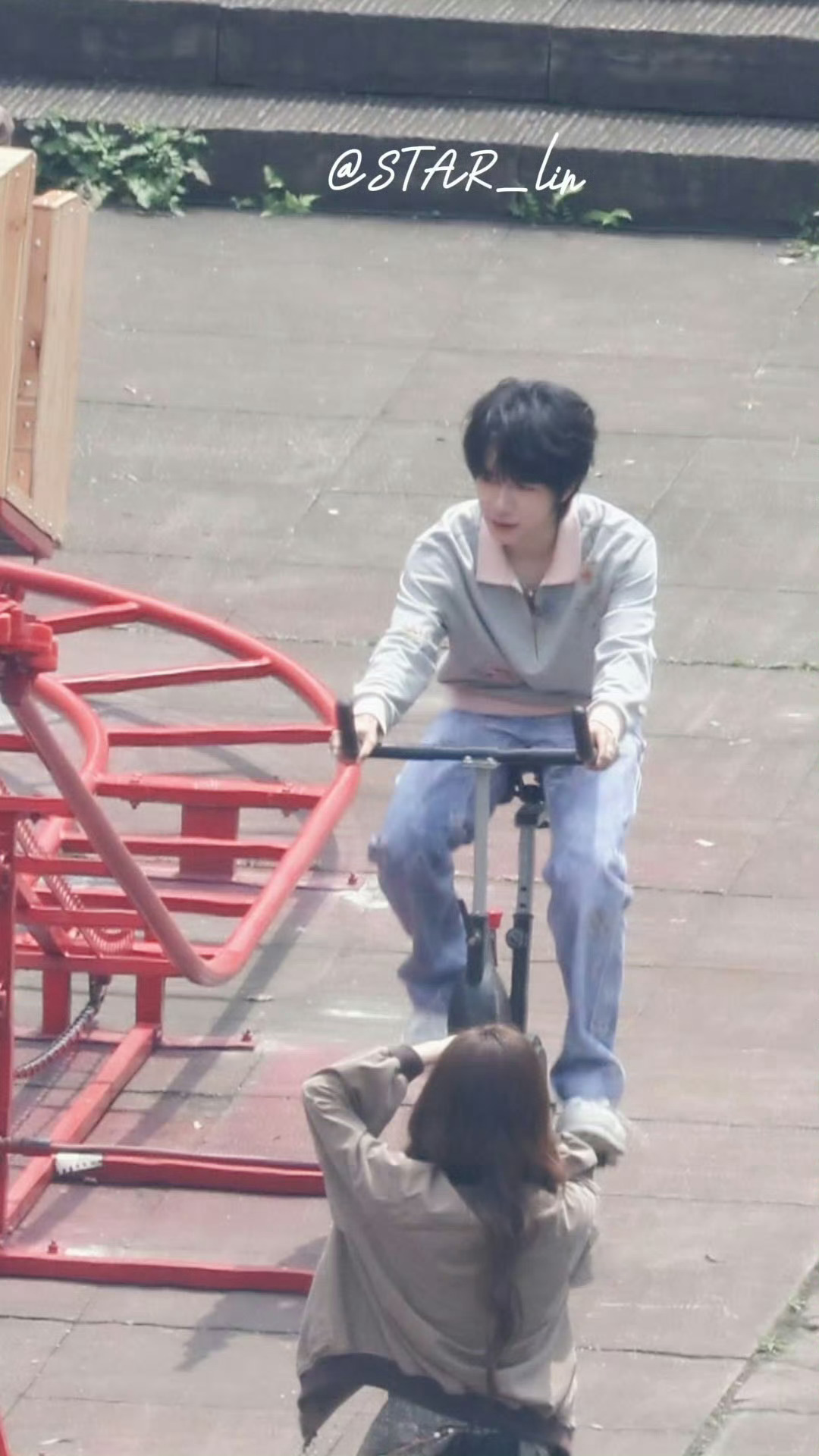 贺峻霖有仇当场就报 🌸 五十公里桃花坞贺峻霖这报复方式真的绝了，不吵不闹，直接