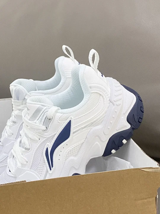 李宁你小子偷偷发力啦🩵好清新淡紫色啊啊啊