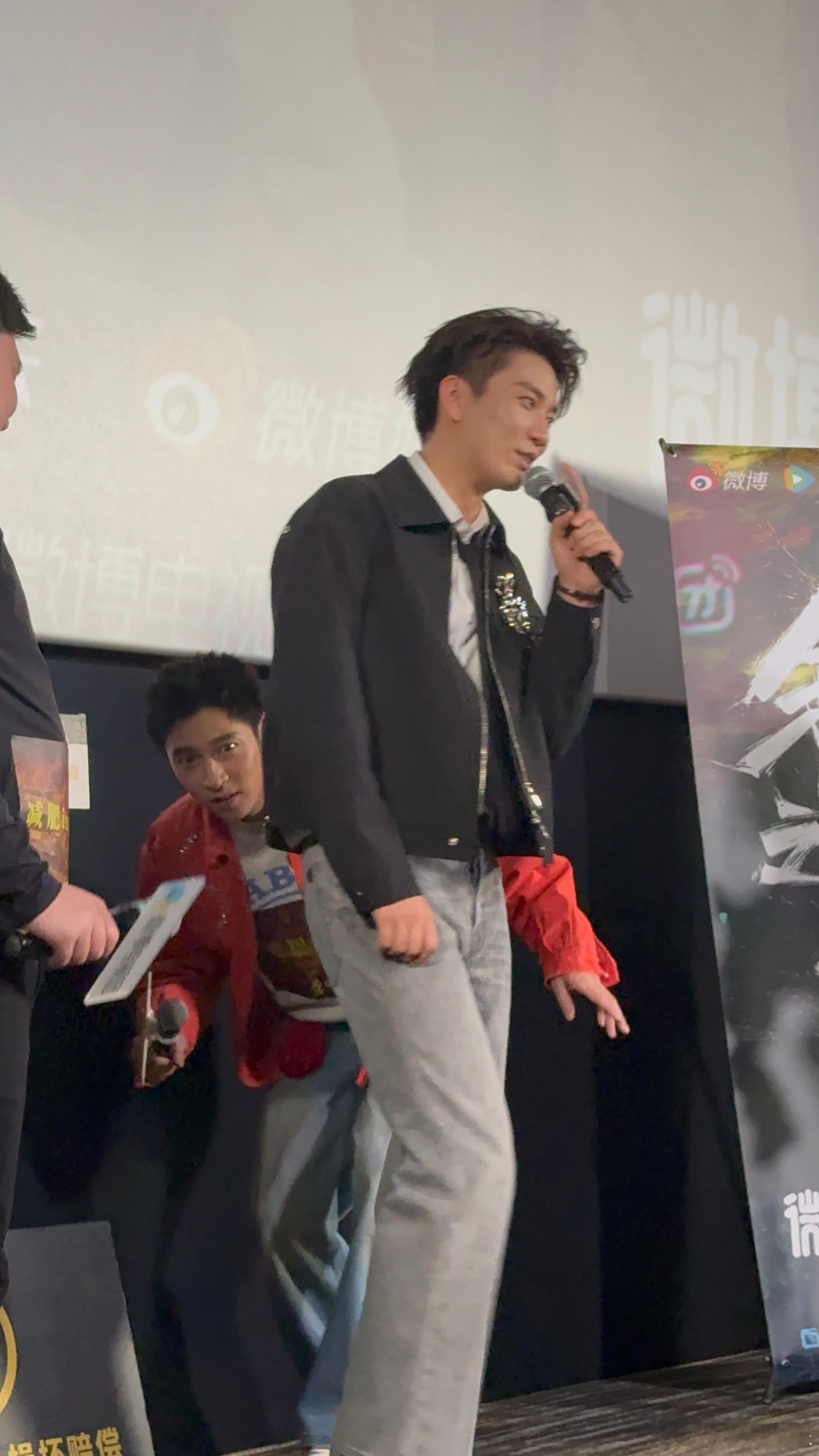 孙阳仅王子奇可见设定  王子奇的设定真的是让人眼前一亮，一天800个身份，随心所