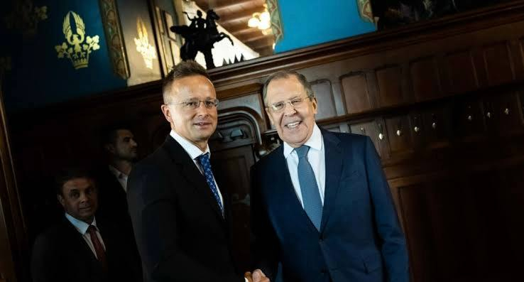 《华盛顿邮报》称：西亚尔托在欧盟会议期间向拉夫罗夫“汇报”据该媒体报道，匈牙利外