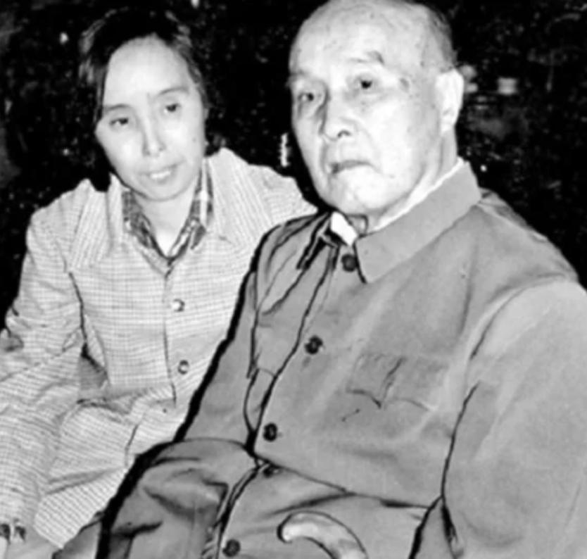 1973年，胡风准备去医院前，由于受凉，还没来得及下床，就说“不好了……”，一阵