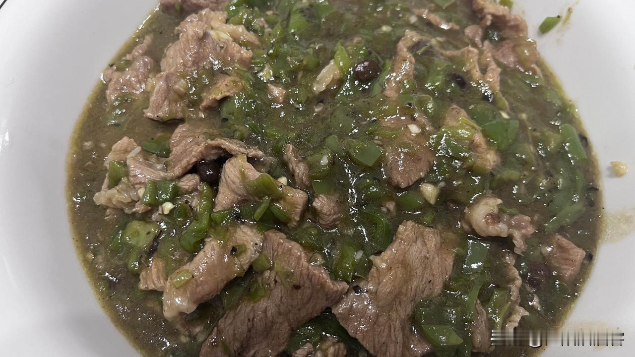 辣椒有无数吃法，有一种在四川别具风格，就是烧椒，其实并不是拿火直接烧，当然直接用
