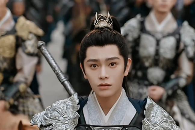 《山河枕》开播，卫韫太悲！七子去一子还，14岁少年一夜白头却难凉热血，叔嫂情深遭