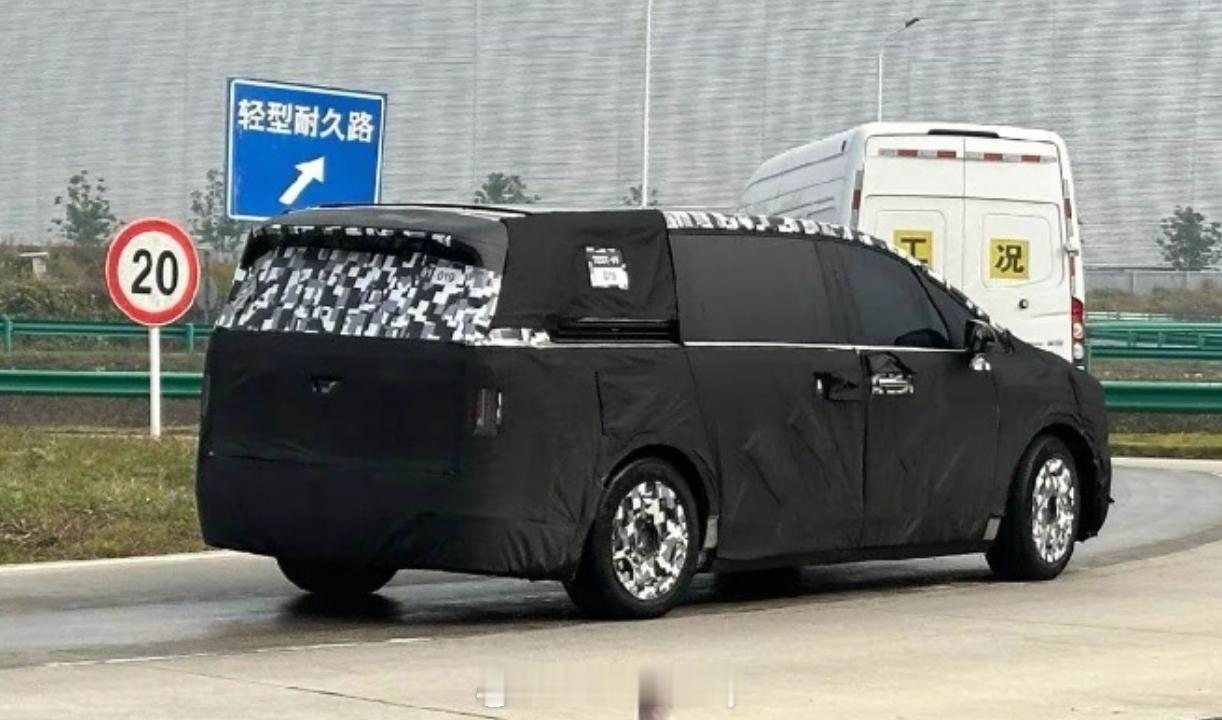 新能源MPV这么火有两台还未发布的MPV一台可能是价格天花板另一台可能是性价比王