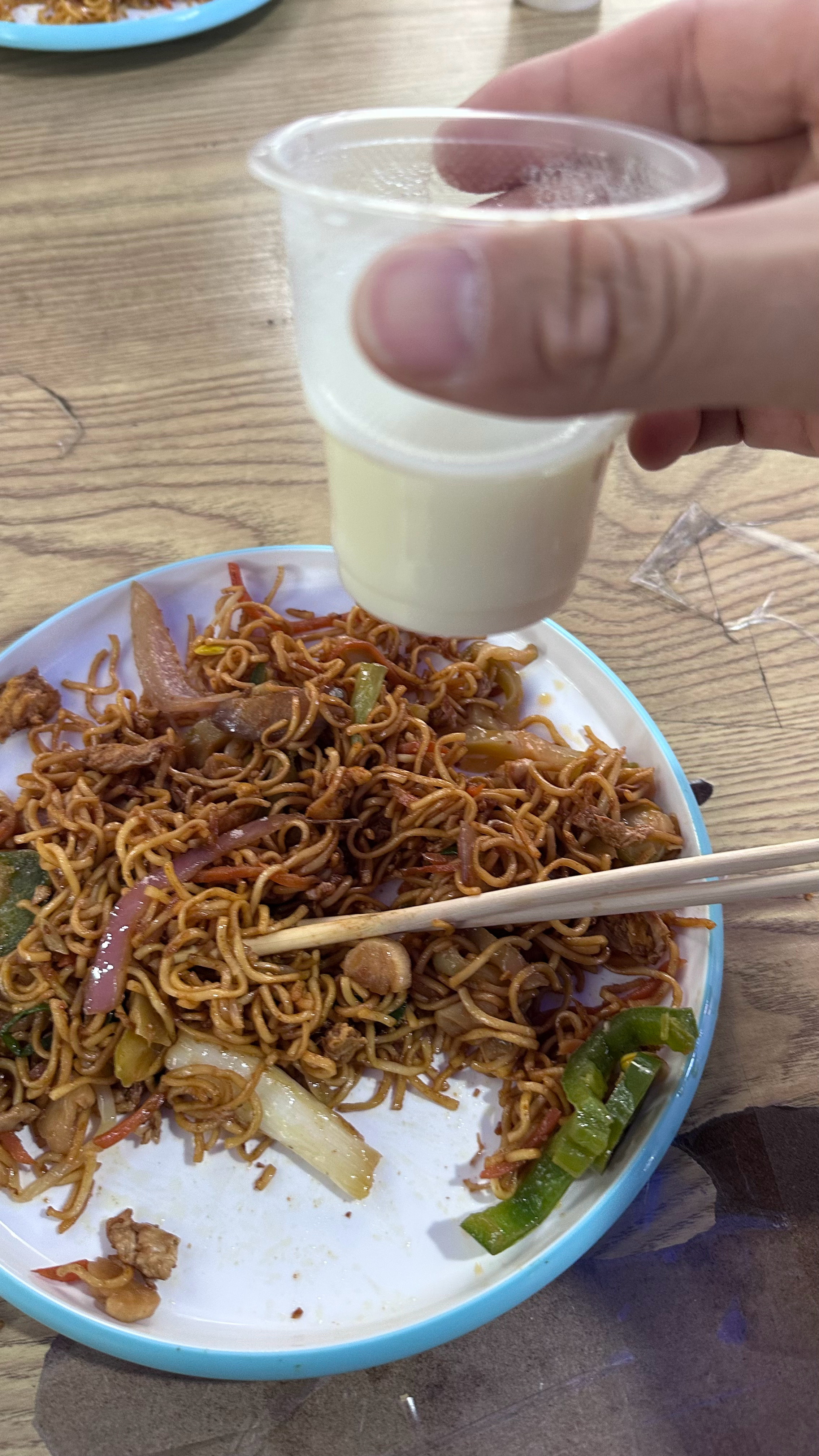 早啊，各位！我干了，你们随意！ 