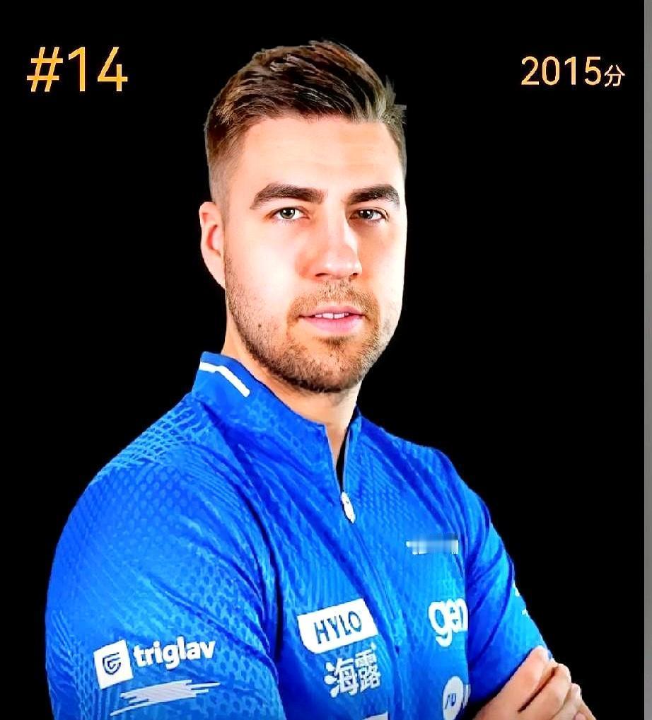 9-9那口气没顶住，小石头又交了学费
 
第三局9平，达科一个侧旋发球，林诗栋回