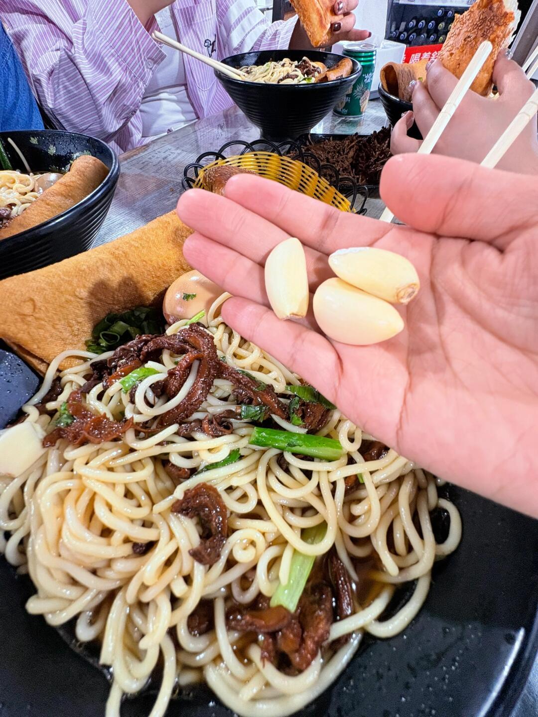 吃面不吃蒜，香味少一半。。 ​​​