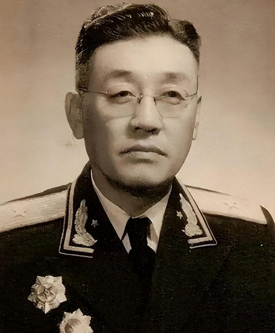 粟裕的老排长聂鹤亭为何最终只是补授中将？三件关键事件对其军衔晋升产生了深远影响