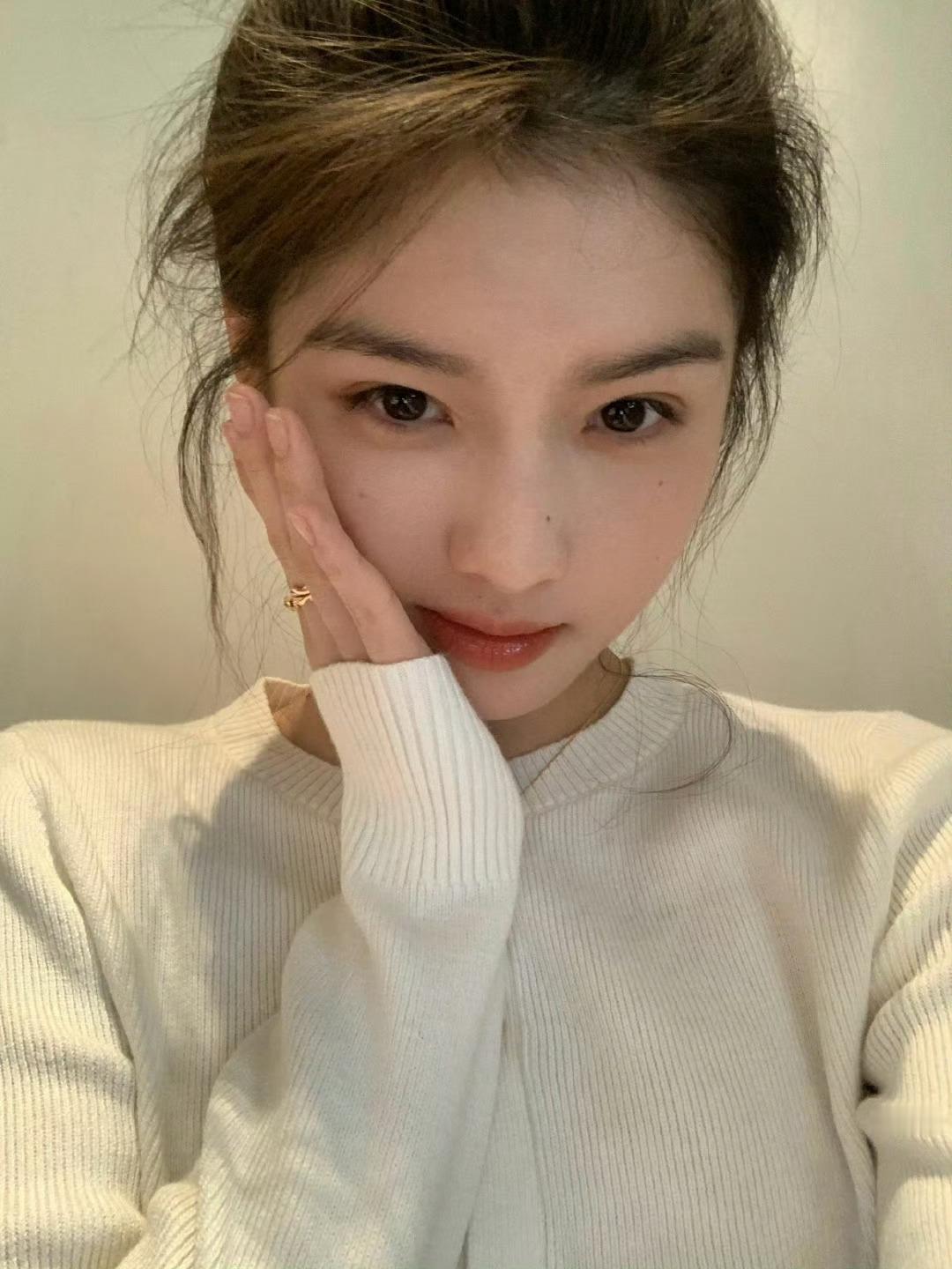 艾米我被萌化了，太可爱啦！萌萌嘟～期待米米的新剧哦！ 