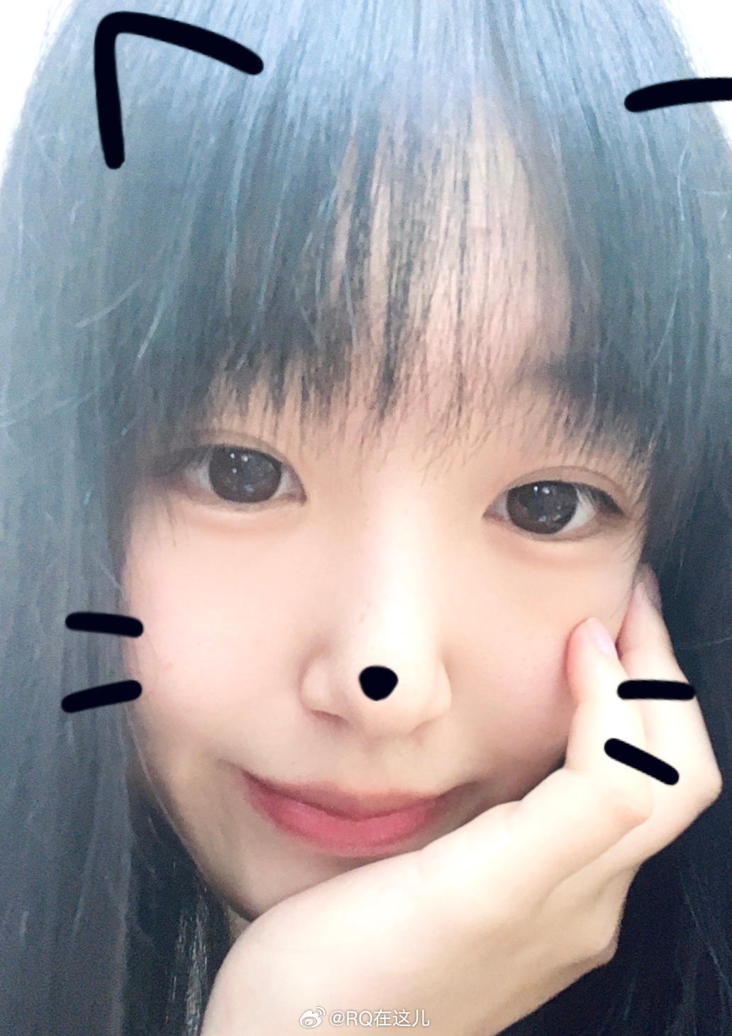 呵呵心血来潮又去剪刘海本意想走温柔气质风，一剪刀下去又给干成高中生萌妹子了[指定