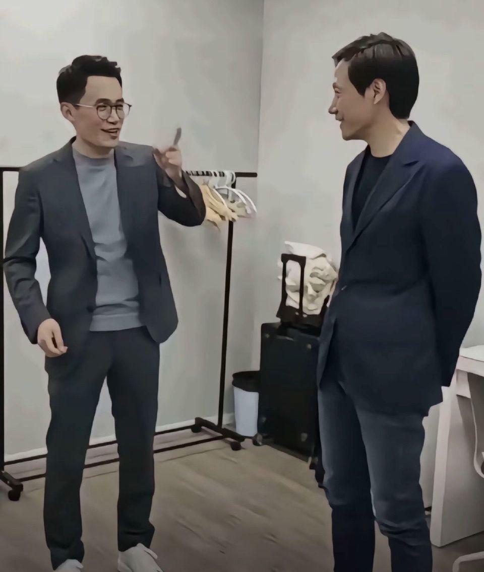 王腾虽然内部定级是“中层管理干部”，但职级已经到了21级了，而小米一共就22级。