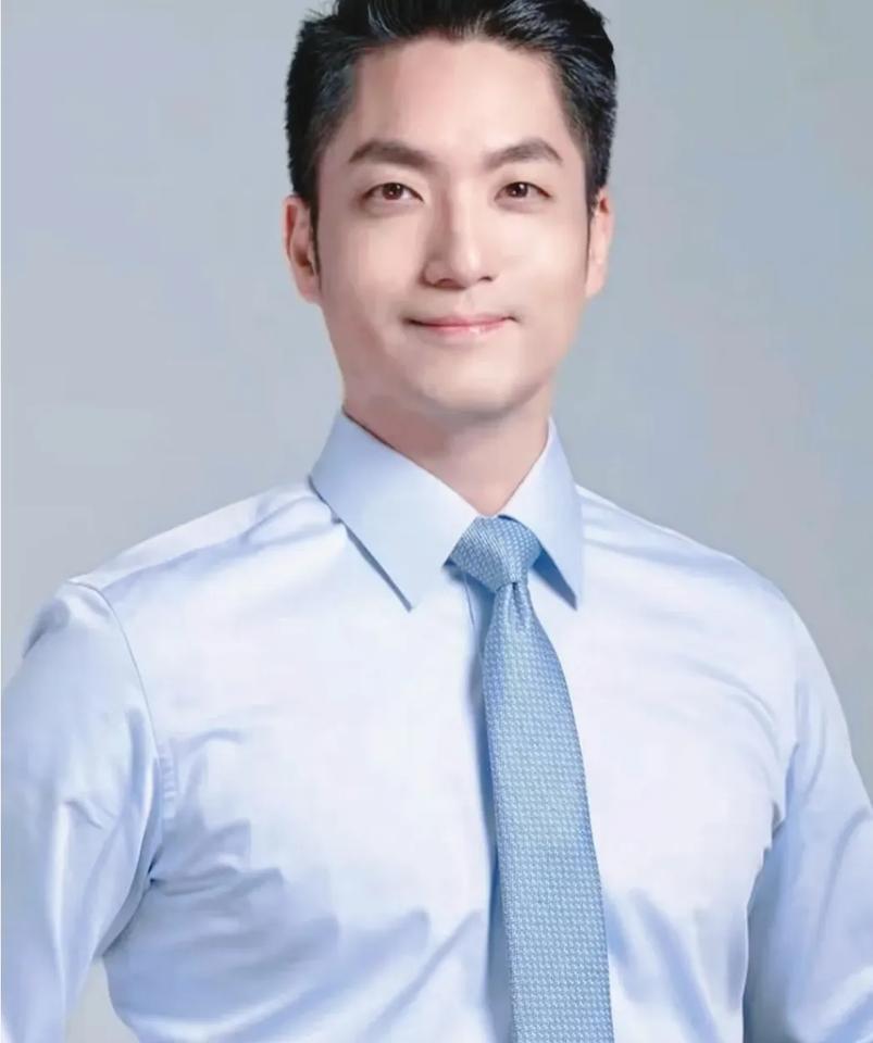 快报！快报！
台北市长蒋万安宣布

        英伟达确定将海外总部设在台北