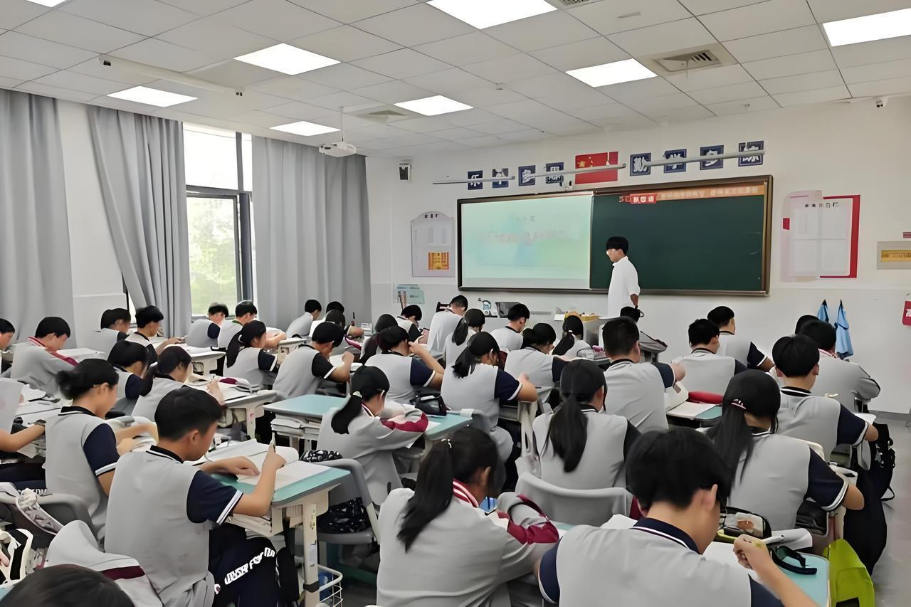 越来越多家长选私立学校，不是跟风是清醒✅
身边越来越多家长，宁愿多花点钱，也要送