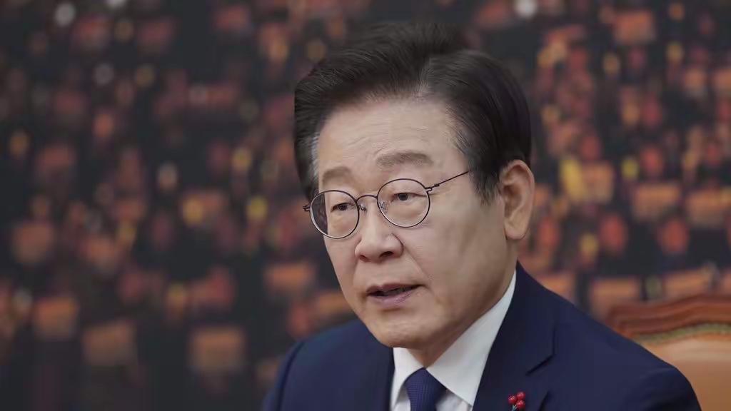 李在明抱怨中俄朝如此亲近，称让韩国很难做，呼吁美朝重启谈判，提议冻结核武生产，方