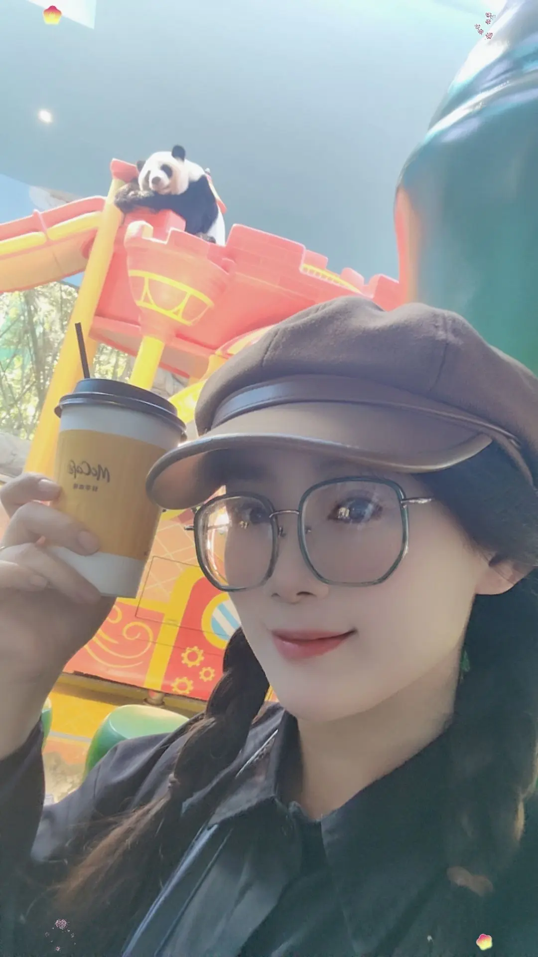 跟酷酷合拍一下😄