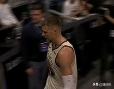 又伤了！科尔谈波尔津吉斯：

“他的背部不适。”

“我们为了他的健康考虑。”