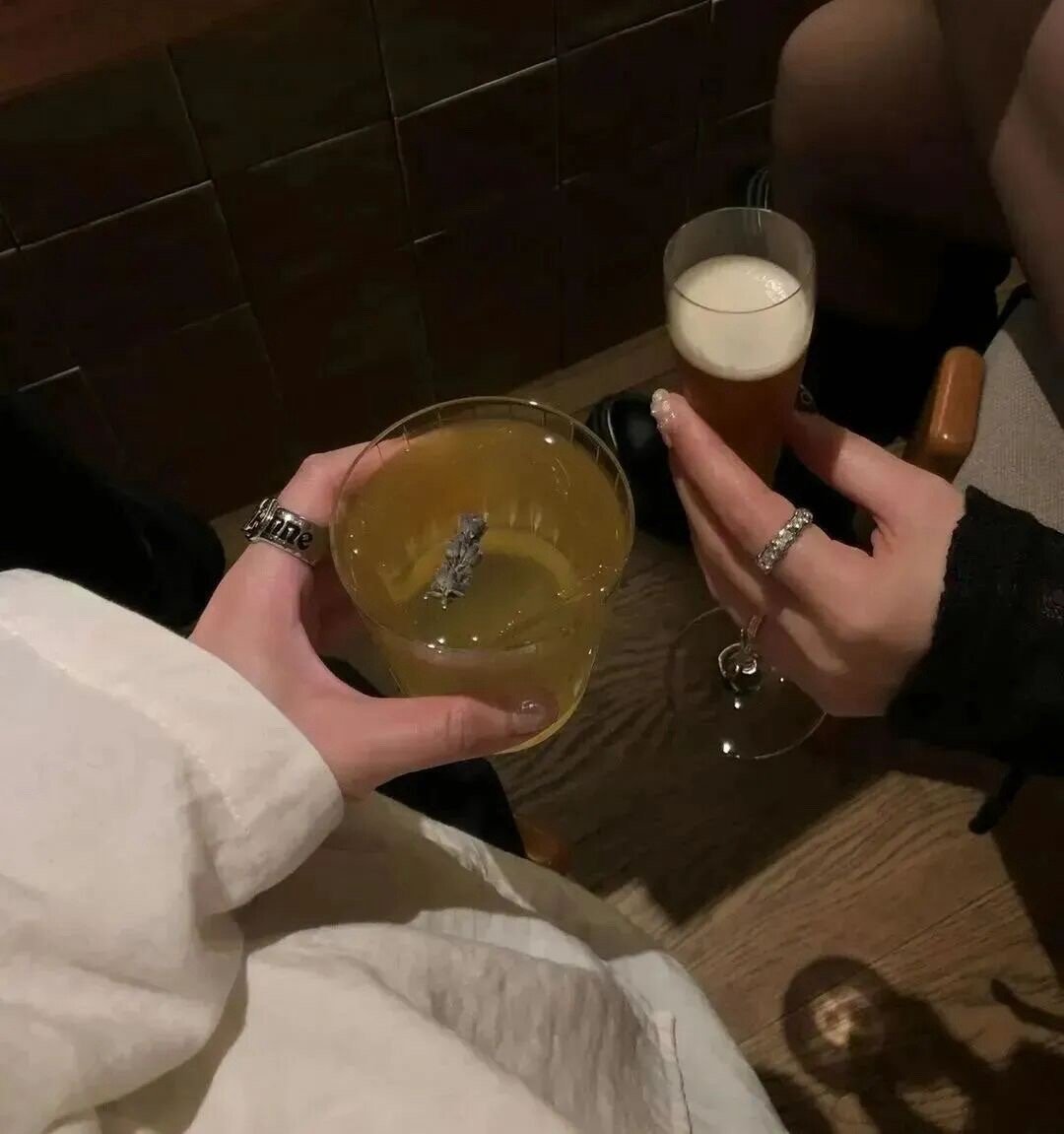 𝒍𝒊𝒇𝒆 ⛅🍃ᥫᩣ每天装作热爱生活，其实不太想活 