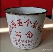 我的第一个教师节是怎么过的？
1984年是参加工作的第三个年头，也是中华人民共和