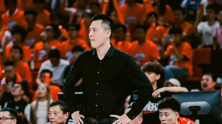 卢伟：少了2个外援我也有点忐忑，但我们的国内球员站了出来