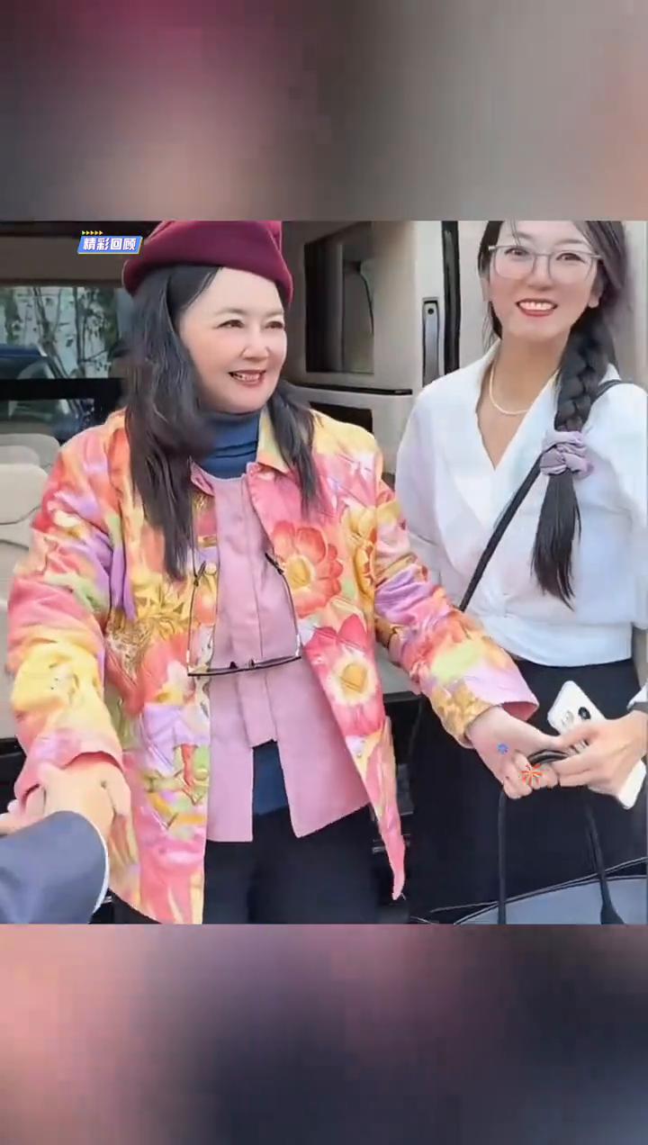 她是台湾知名演员，凭《欢颜》出道爆红，靠《霸王花》成为经典。
喜欢就点个关注吧！