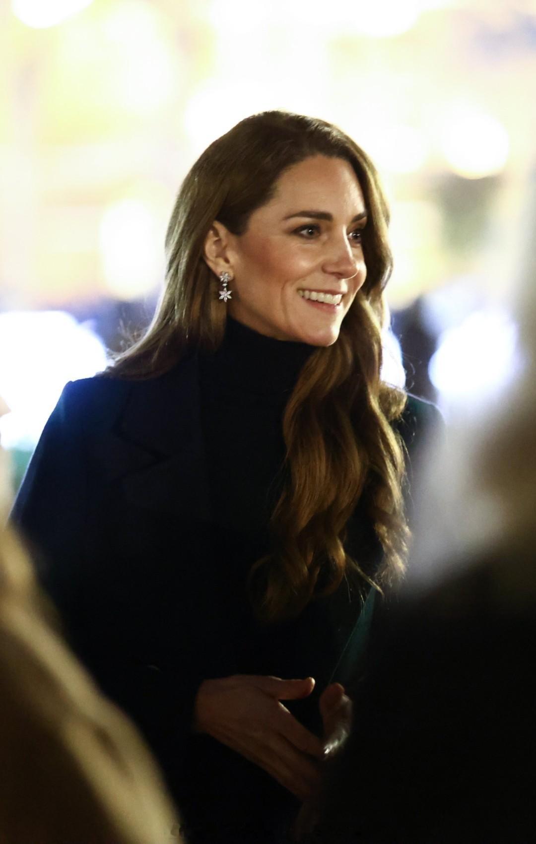 威尔士王妃凯瑟琳 12月13日访问皇家马仕登医院凯特王妃