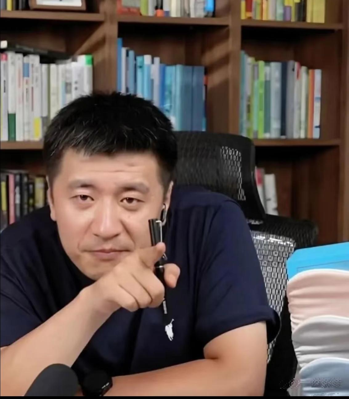 刚看到41岁的张雪峰去世，

我默默做了三个决定：

第一：绝对不能再熬夜了，再