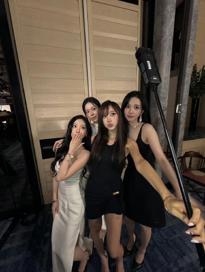 aespa高珠女团aespa全员高珠配置金玟庭的尚美 Joséphine 系列美