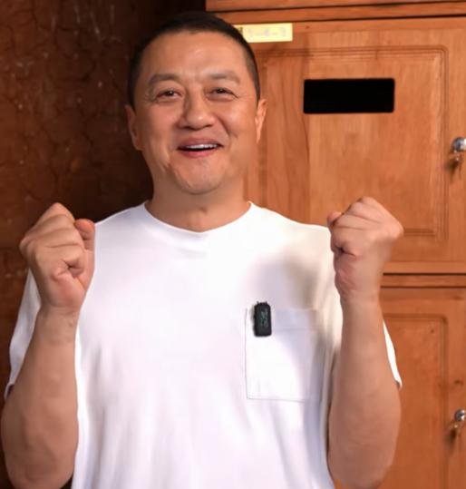 李亚鹏新开的民宿，大概率不会亏。
 
道理其实不难看懂。54岁再度创业，这次还有