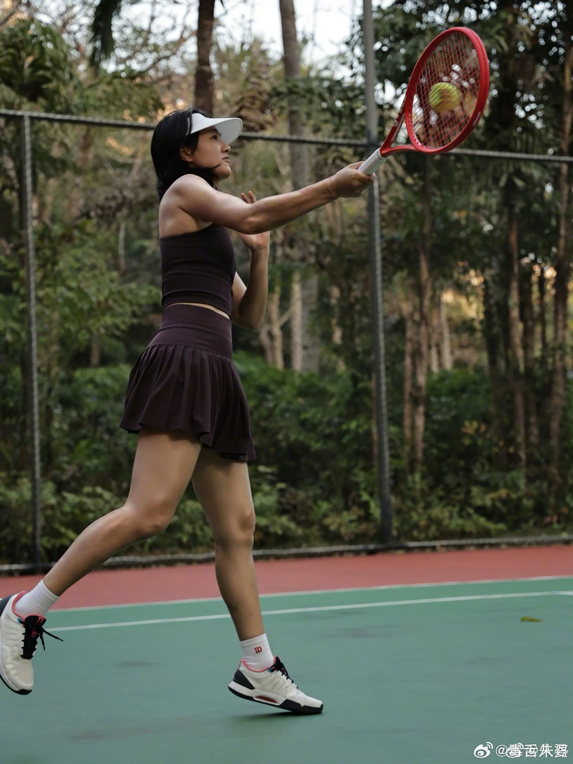 朱丹回应被瞿颖说黑真的会被朱丹这波回应圈粉！瞿颖在节目里开玩笑说她“特别黑”，朱