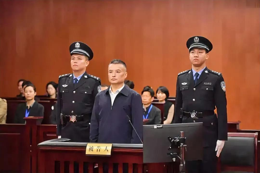 证实了！招生入学果然有“猫腻”。10月18日，江西南昌中院审判了2023年被查的
