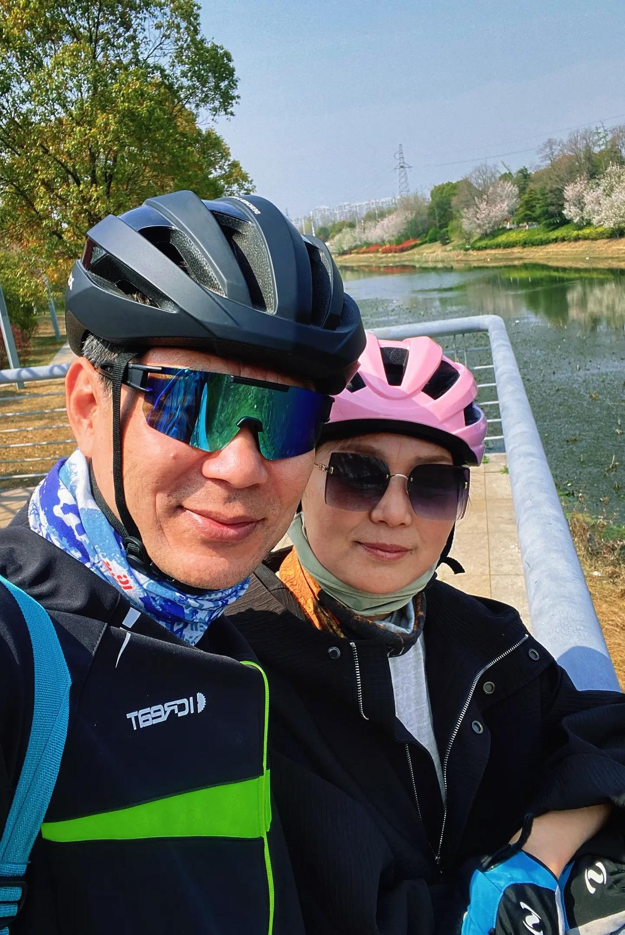 童年骑行 快乐心态快乐生活 锻炼身体增强体质 心态好就是最大的财富
