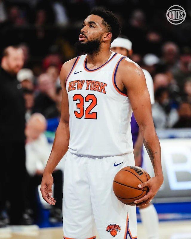 纽约尼克斯队夺得了NBA总冠军。唐斯在社交媒体上发布了一段视频中，唐斯剪辑的时候