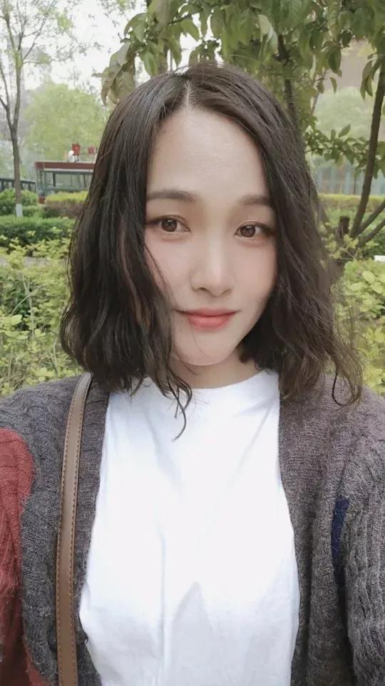 我是个远嫁的女人，深知远嫁女人的委屈，可现在我的女儿也要远嫁，不管我如何劝都不管