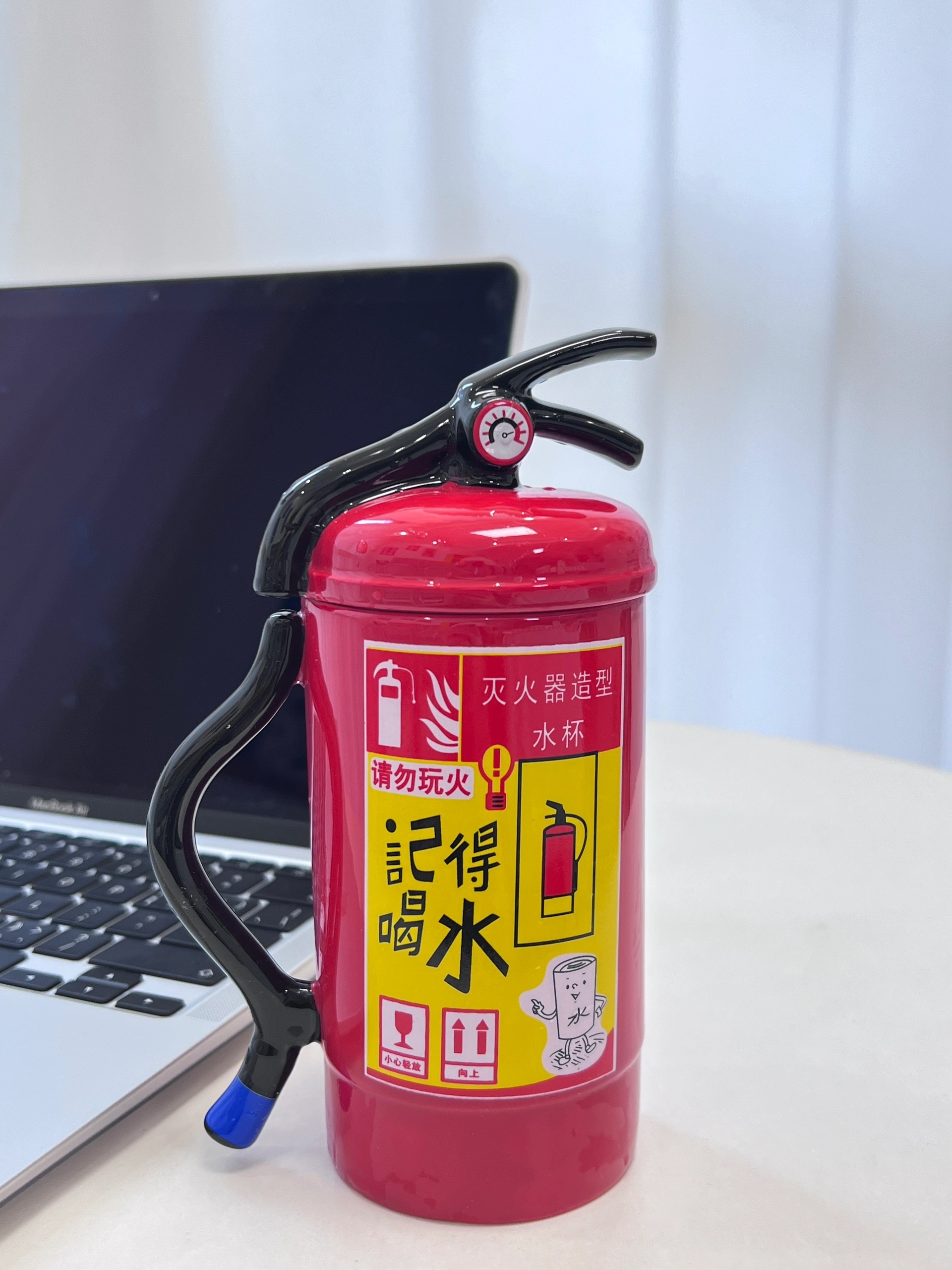 老板最近看到我们火气比较大，买了这杯子给自己降降火。🧯迟早要被我们气死…… ​