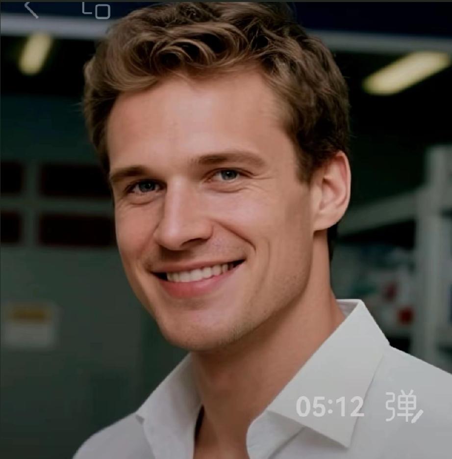 捐精遇良缘：
一场始于善意的
奇妙缘分
 
程序员陈阳（或周明、陈默）因大龄未婚